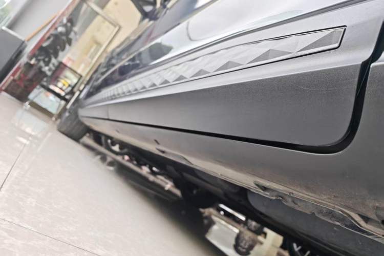 Used Hyundai Custo 2021 380TGDi Smart Love Flagship Edition TOP Premium Left Side Sill