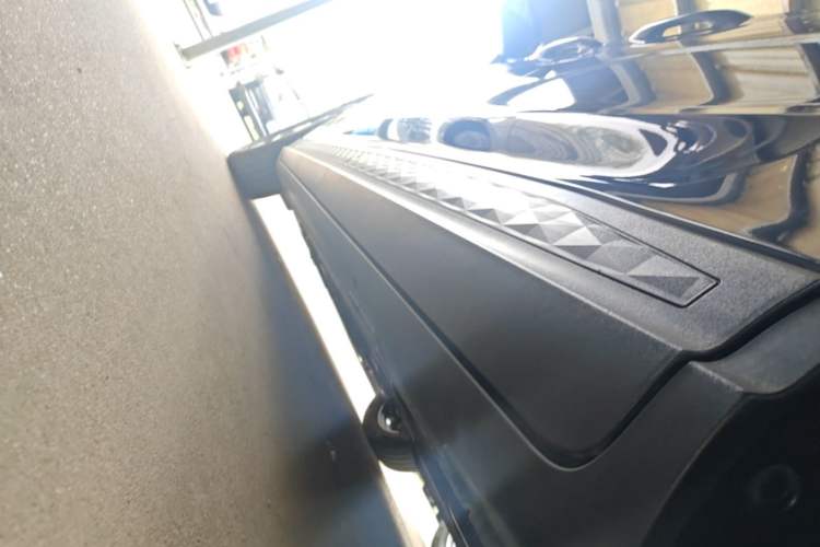 Used Hyundai Custo 2021 270TGDi Prestige LUX Left Side Sill