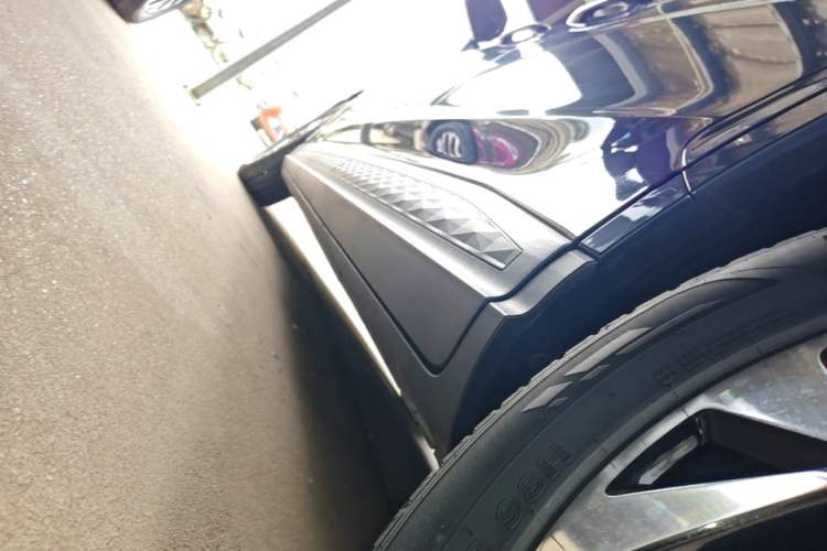 Used Hyundai Custo 2021 270TGDi Prestige LUX Left Side Sill