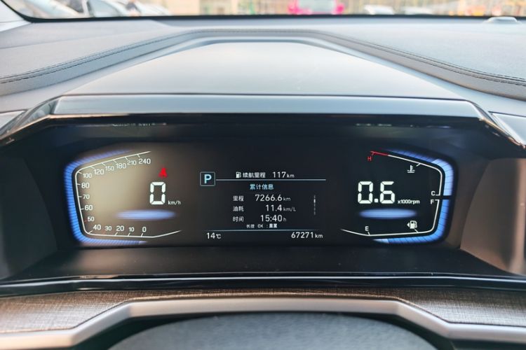 Used Hyundai Custo 2021 270TGDi Prestige LUX Odometer Close Up