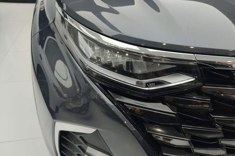 Used Hyundai Custo 2021 380TGDi Smart Love Flagship Edition TOP Premium Right Front Headlight