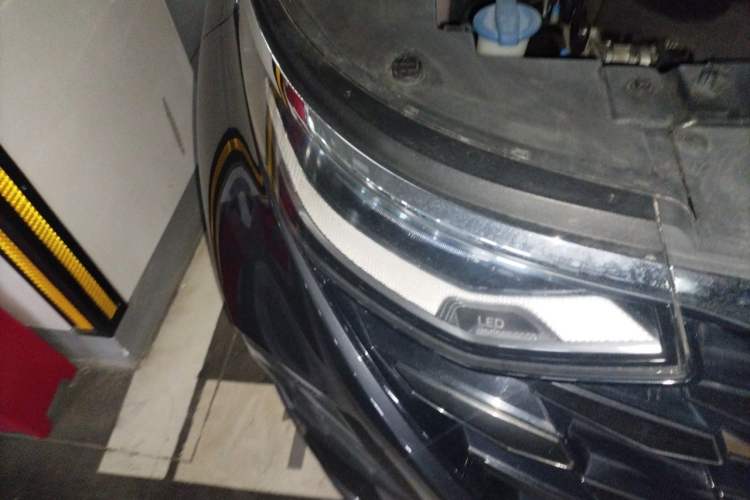Used Hyundai Custo 2021 380TGDi Smart Luxury Premium LUX Right Front Headlight