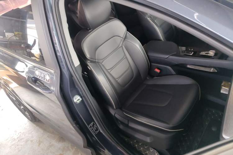Used Hyundai Custo 2021 270TGDi Prestige LUX Right Front Seat