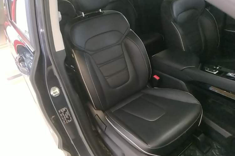 Used Hyundai Custo 2021 270TGDi Prestige LUX Right Front Seat