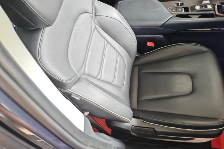 Used Hyundai Custo 2021 270TGDi Prestige LUX Right Front Seat