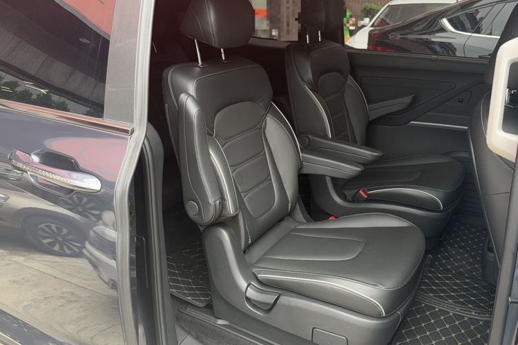 Used Hyundai Custo 2021 270TGDi Prestige LUX Right Front Seat