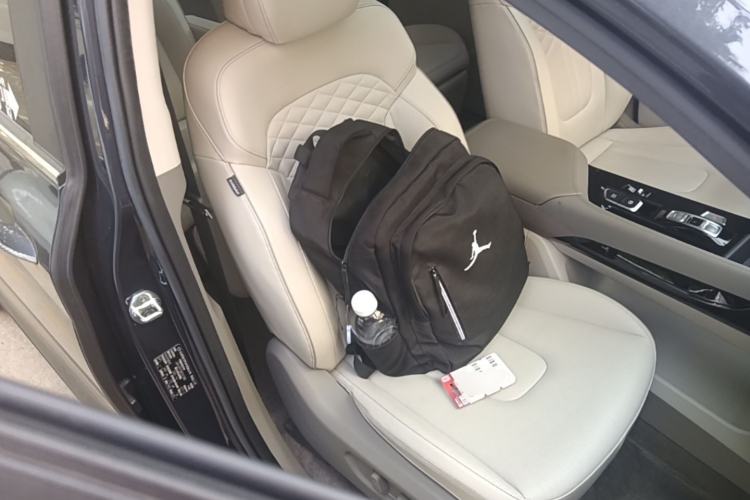 Used Hyundai Custo 2021 270TGDi Prestige LUX Right Front Seat