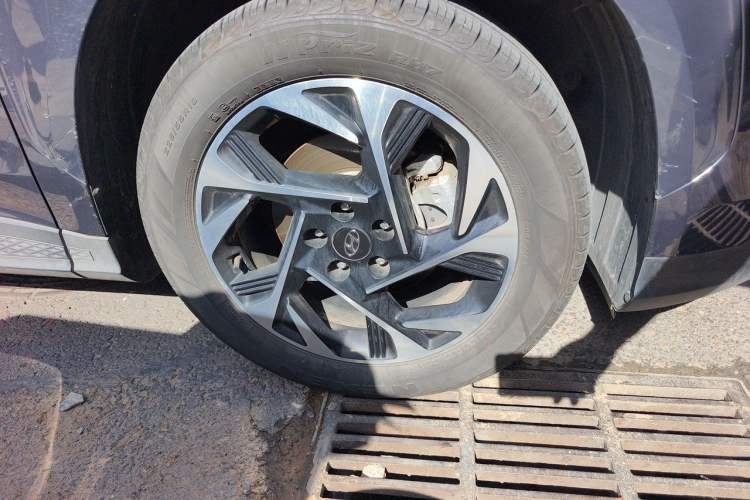 Used Hyundai Custo 2021 270TGDi Prestige LUX Right Front Wheel Hub