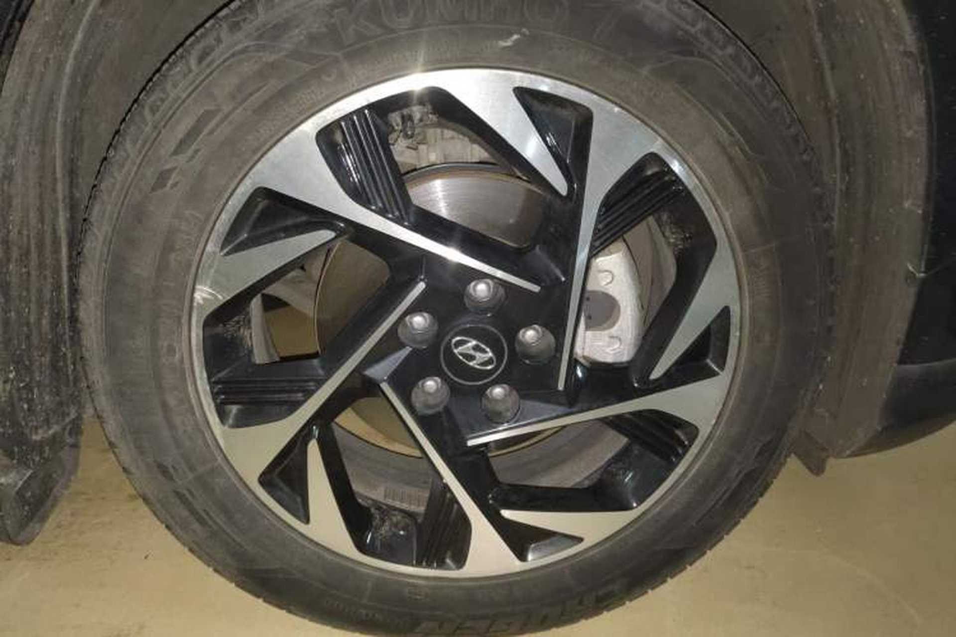 Used Hyundai Custo 2021 270TGDi Prestige LUX Right Front Wheel Hub