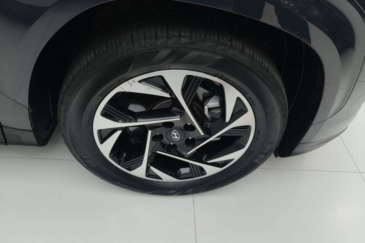 Used Hyundai Custo 2021 380TGDi Smart Love Flagship Edition TOP Premium Right Front Wheel Hub