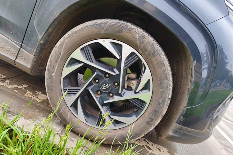Used Hyundai Custo 2021 270TGDi Prestige LUX Right Front Wheel Hub