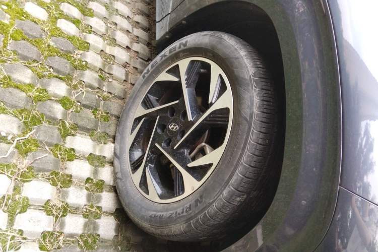 Used Hyundai Custo 2021 380TGDi Smart Luxury Premium LUX Right Front Wheel Hub