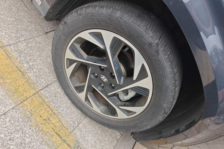 Used Hyundai Custo 2021 270TGDi Prestige LUX Right Front Wheel Hub