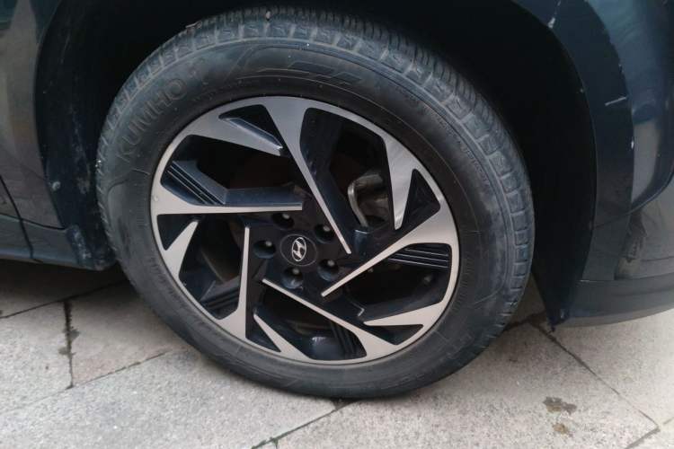Used Hyundai Custo 2021 270TGDi Prestige LUX Right Front Wheel Hub