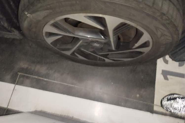 Used Hyundai Custo 2021 380TGDi Smart Luxury Premium LUX Right Front Wheel Hub