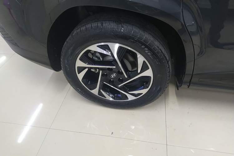 Used Hyundai Custo 2021 270TGDi Prestige LUX Right Rear Wheel Hub