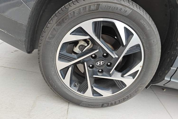Used Hyundai Custo 2021 380TGDi Smart Luxury Premium LUX Right Rear Wheel Hub