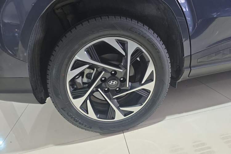 Used Hyundai Custo 2021 270TGDi Prestige LUX Right Rear Wheel Hub