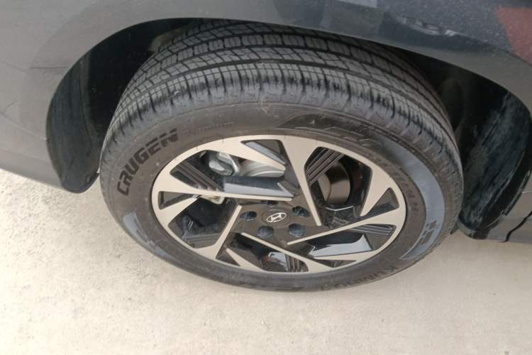 Used Hyundai Custo 2021 270TGDi Prestige LUX Right Rear Wheel Hub