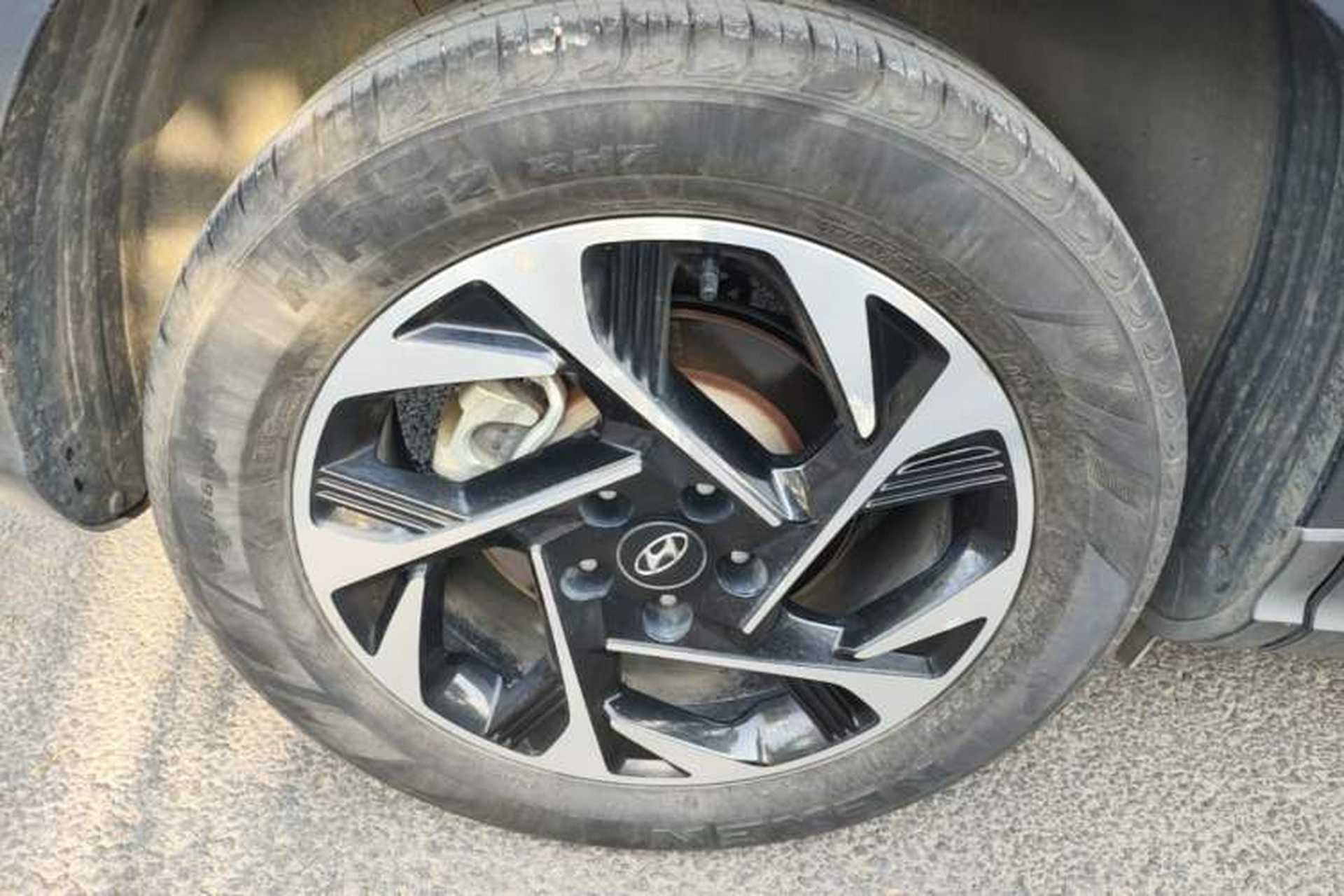 Used Hyundai Custo 2021 380TGDi Smart Luxury Premium LUX Right Rear Wheel Hub