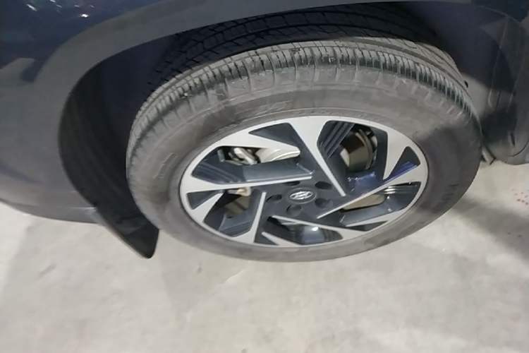 Used Hyundai Custo 2021 380TGDi Smart Luxury Premium LUX Right Rear Wheel Hub