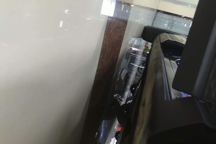 Used Hyundai Custo 2021 270TGDi Prestige LUX Right Side Sill