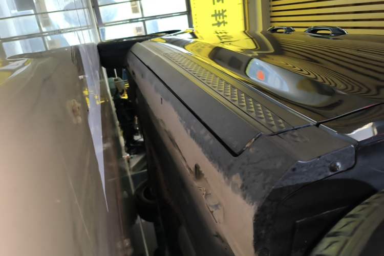 Used Hyundai Custo 2021 270TGDi Prestige LUX Right Side Sill