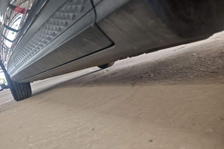 Used Hyundai Custo 2021 270TGDi Prestige LUX Right Side Sill