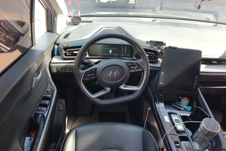 Used Hyundai Custo 2021 270TGDi Prestige LUX Steering Wheel