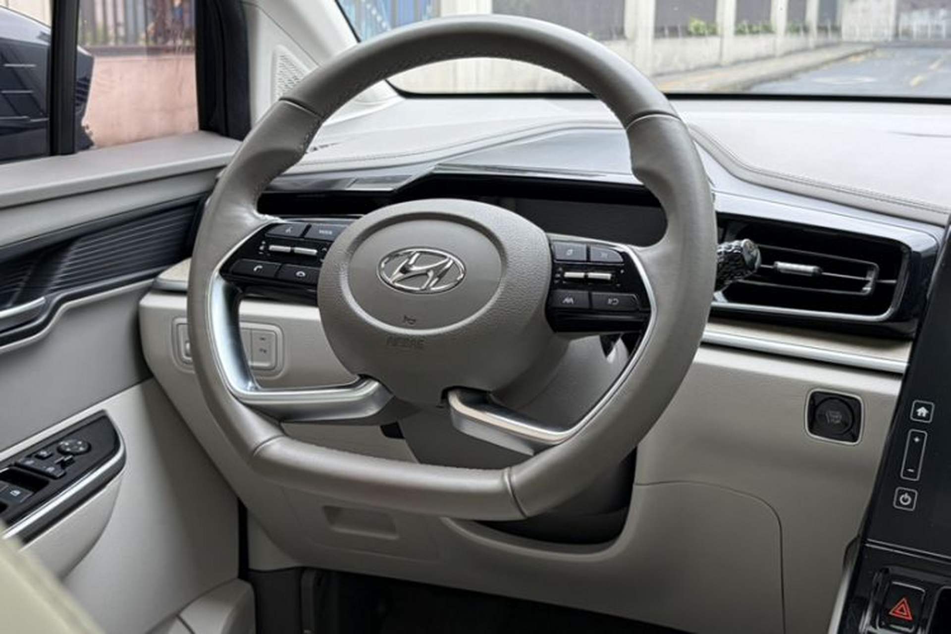 Used Hyundai Custo 2021 270TGDi Prestige LUX Steering Wheel