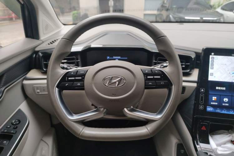 Used Hyundai Custo 2021 270TGDi Prestige LUX Steering Wheel