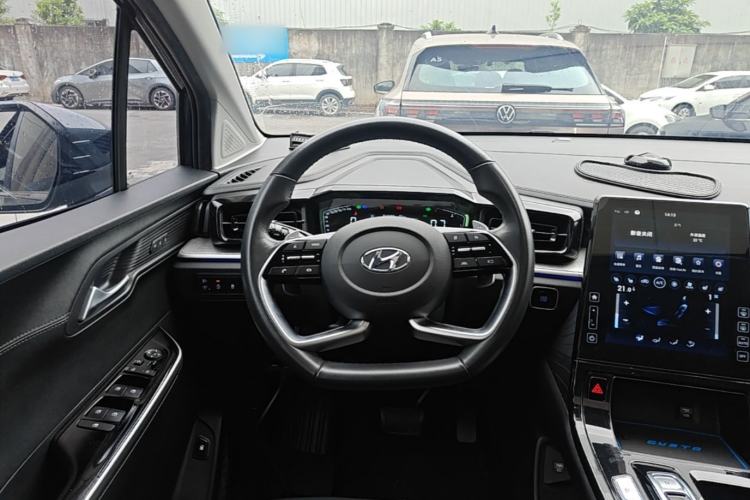 Used Hyundai Custo 2021 380TGDi Smart Luxury Premium LUX Steering Wheel