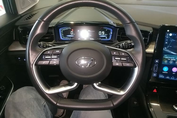 Used Hyundai Custo 2021 270TGDi Prestige LUX Steering Wheel