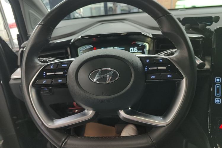 Used Hyundai Custo 2021 270TGDi Prestige LUX Steering Wheel