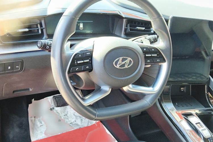 Used Hyundai Custo 2021 380TGDi Smart Luxury Premium LUX Steering Wheel