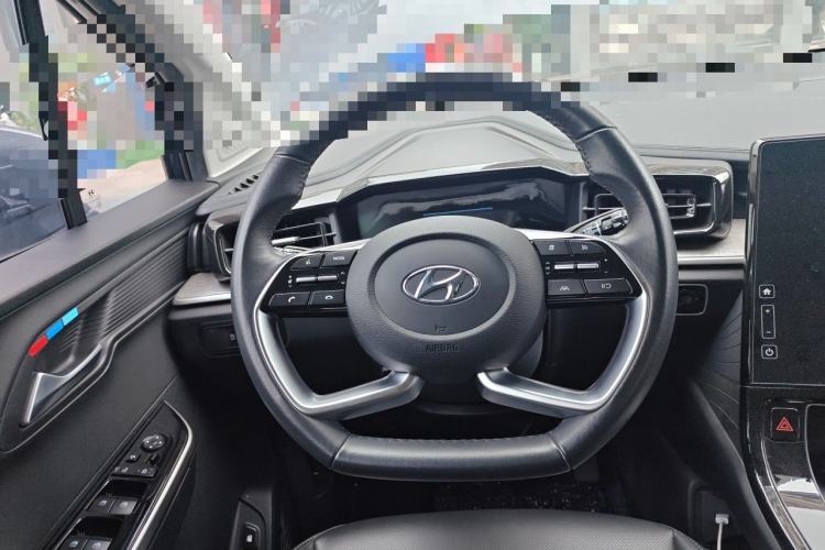 Used Hyundai Custo 2021 270TGDi Prestige LUX Steering Wheel