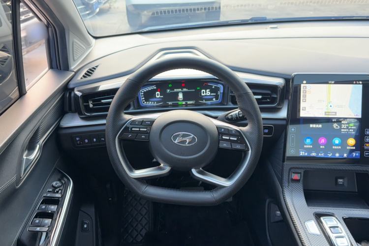 Used Hyundai Custo 2021 270TGDi Prestige LUX Steering Wheel