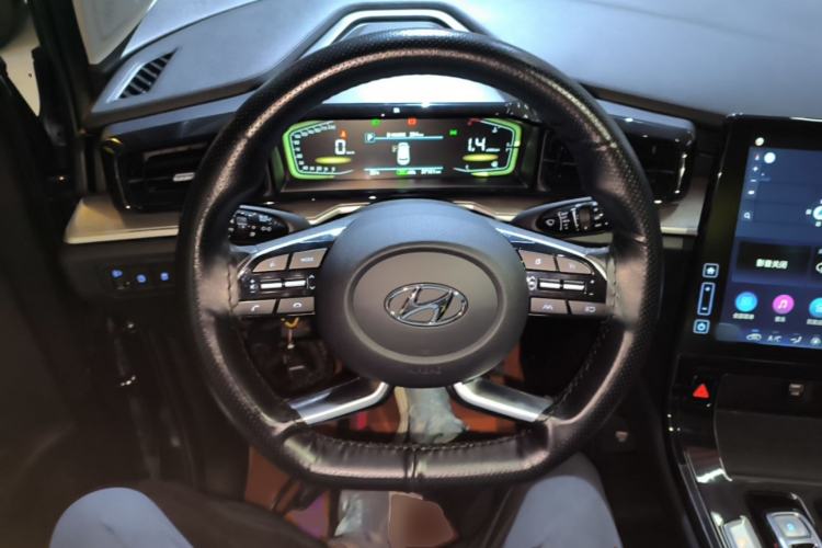 Used Hyundai Custo 2021 270TGDi Prestige LUX Steering Wheel