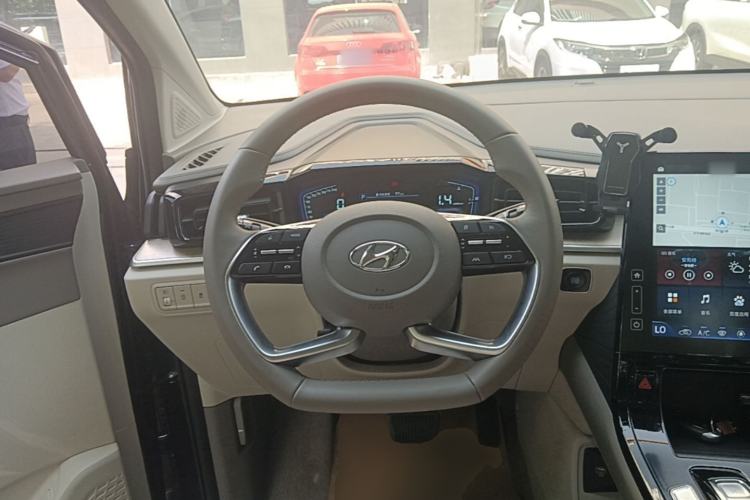 Used Hyundai Custo 2021 270TGDi Prestige LUX Steering Wheel