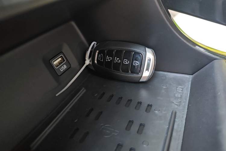 Used Hyundai Custo 2021 380TGDi Smart Love Flagship Edition TOP Premium Vehicle Key