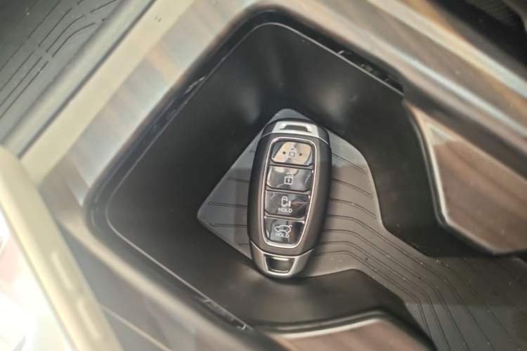 Used Hyundai Custo 2021 270TGDi Prestige LUX Vehicle Key