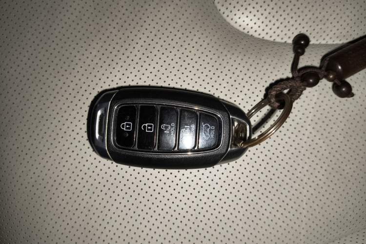 Used Hyundai Custo 2021 380TGDi Smart Love Flagship Edition TOP Premium Vehicle Key