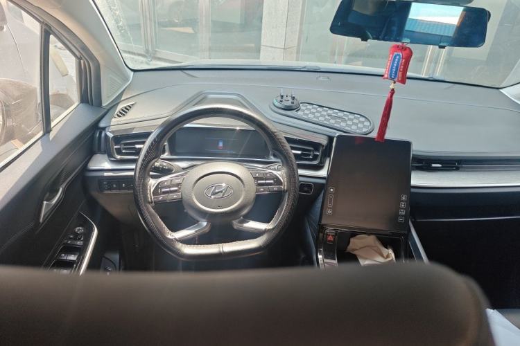Used Hyundai Custo 2021 270TGDi Prestige LUX Center Console
