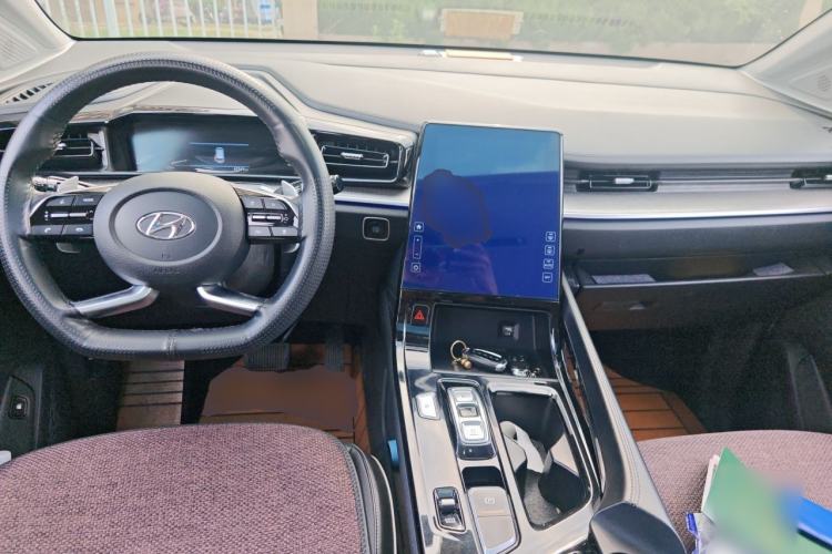 Used Hyundai Custo 2021 380TGDi Smart Love Flagship Edition TOP Premium Center Console