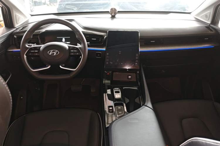 Used Hyundai Custo 2021 380TGDi Smart Love Flagship Edition TOP Premium Center Console