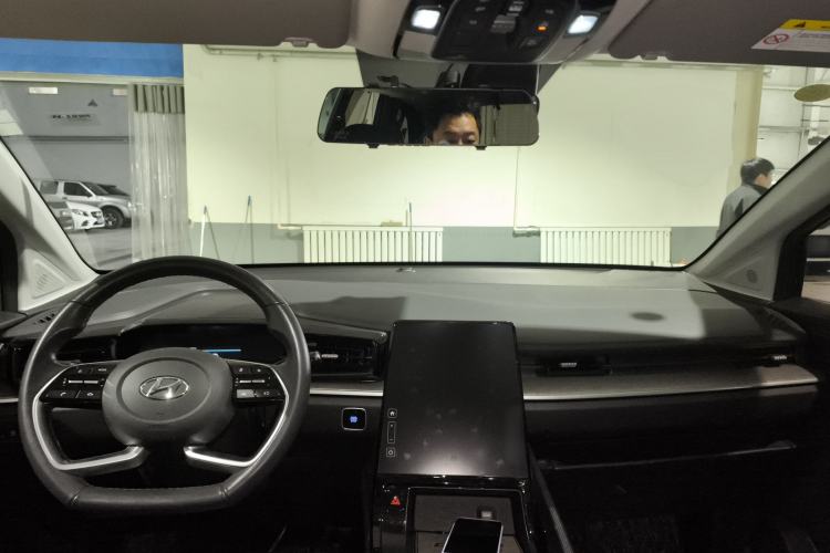 Used Hyundai Custo 2021 270TGDi Prestige LUX Center Console