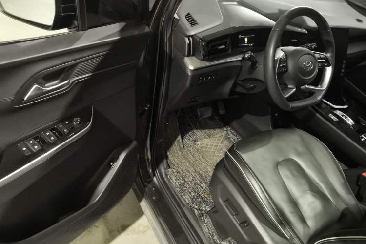 Used Hyundai Custo 2021 270TGDi Prestige LUX Driver Seat