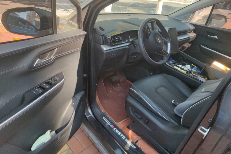 Used Hyundai Custo 2021 270TGDi Prestige LUX Driver Seat