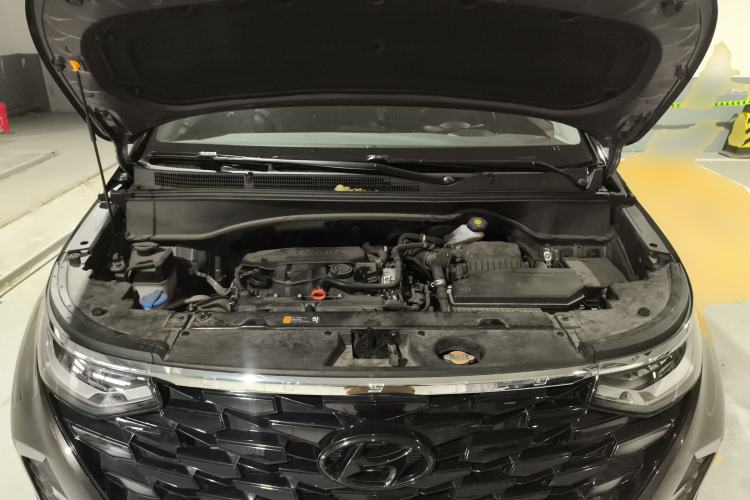 Used Hyundai Custo 2021 270TGDi Prestige LUX Engine Bay