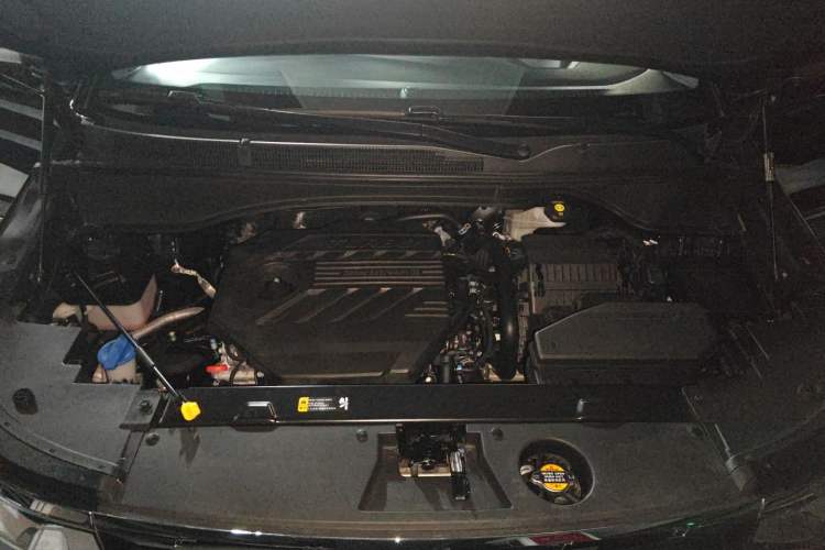 Used Hyundai Custo 2021 380TGDi Smart Love Flagship Edition TOP Premium Engine Bay
